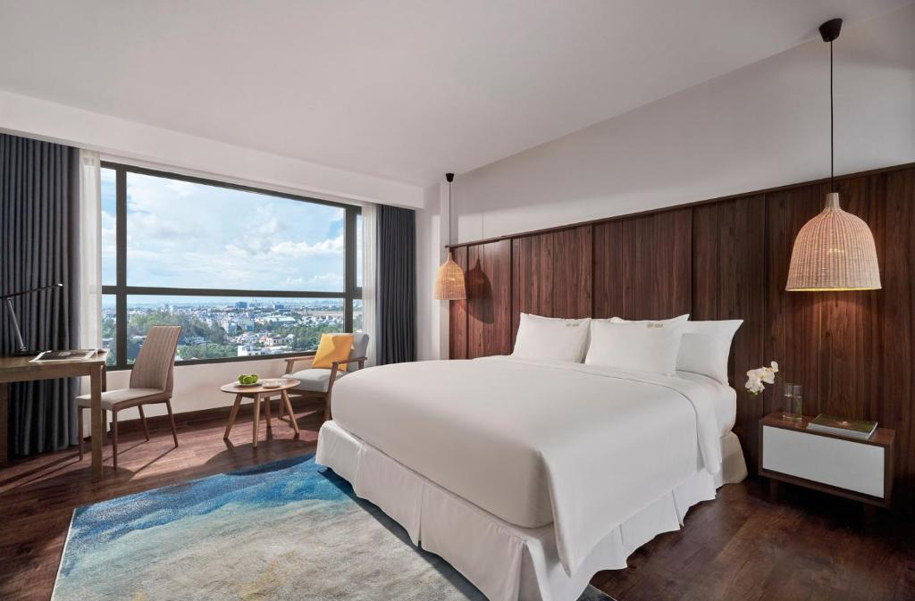 E-voucher Phòng Deluxe City View -  Vias Hotel 2N1D