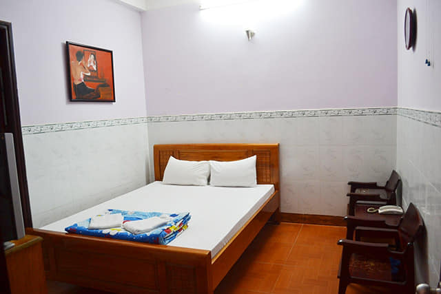 Phòng 1 giường đôi - Anh Quân Hotel