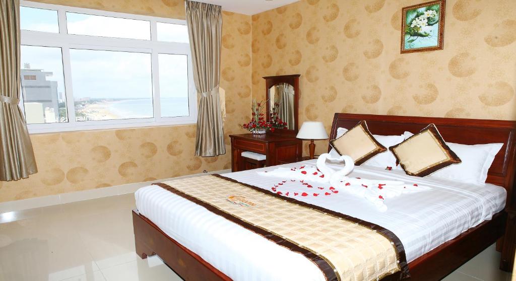 Phòng Deluxe Giường Đôi - Corvin Hotel