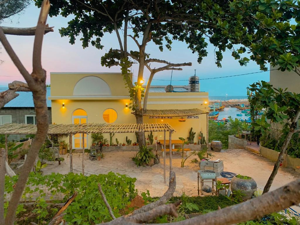 Căn Hộ Nhìn Ra Biển - Chon's Dock Homestay & House Lease