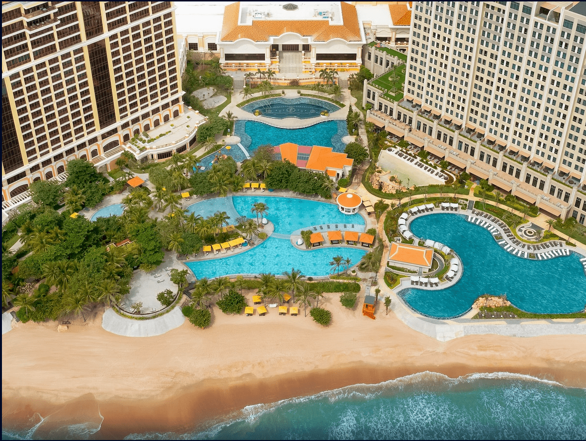 THE GRAND HO TRAM STRIP