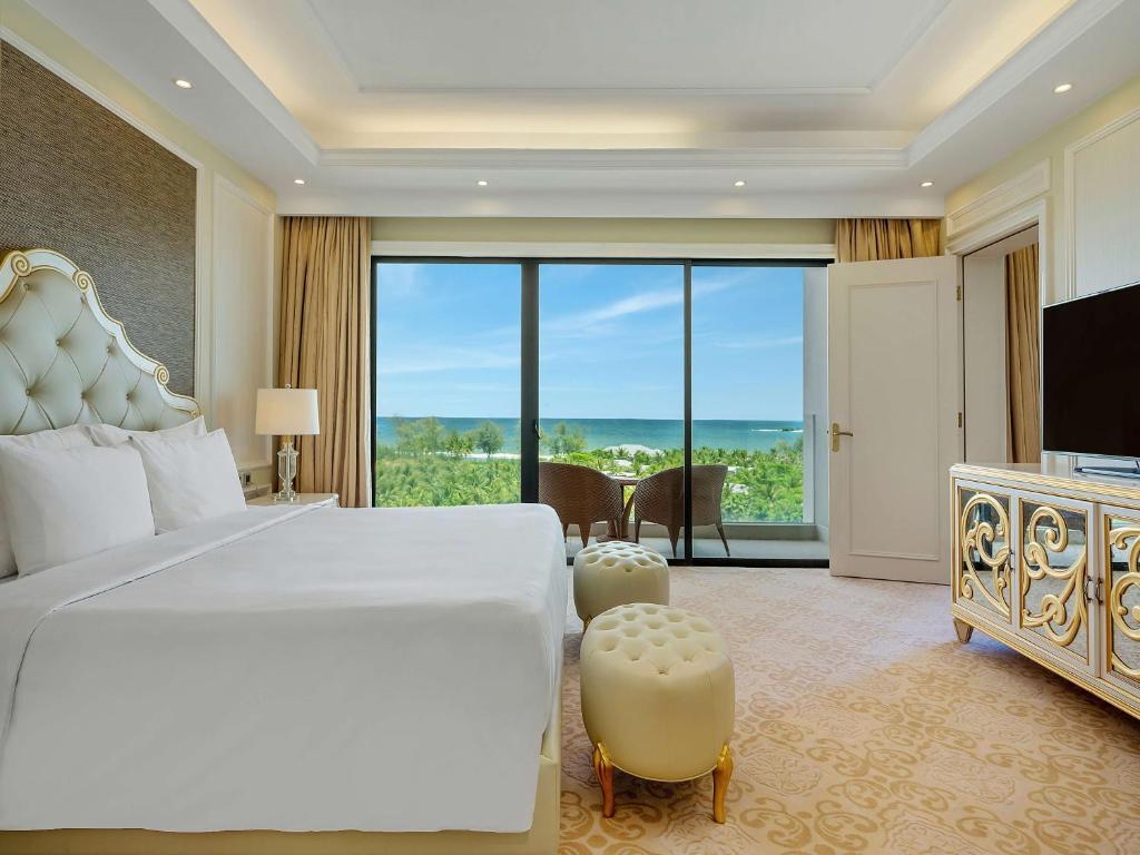 Suite 1 Phòng Ngủ - Radisson Blu Resort Phu Quoc