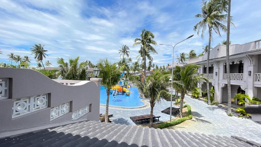 Phòng Giường Đôi Nhìn Ra Hồ Bơi - Le Viva Muine Resort