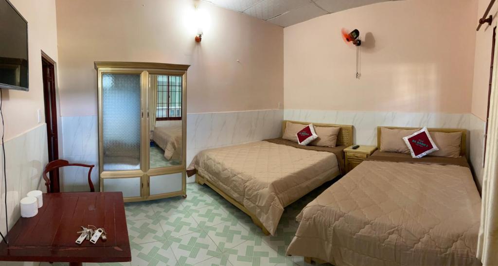 Phòng 4 Người - Khách sạn Ba Đoàn II