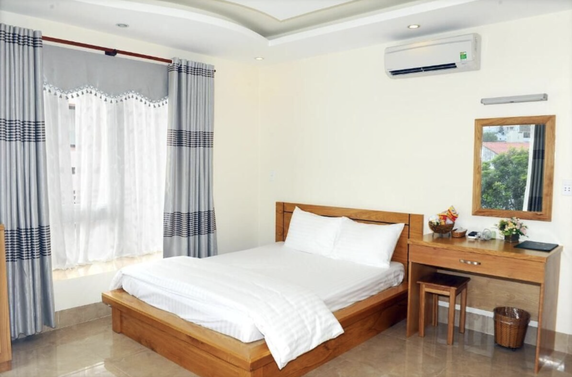 Phòng đôi Deluxe - Khách sạn Mỹ Phước