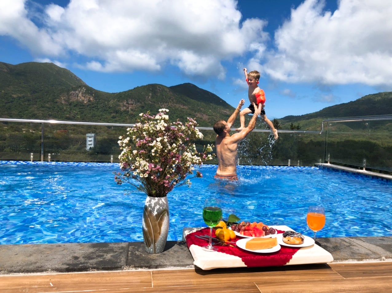 Phòng nghỉ hướng phố