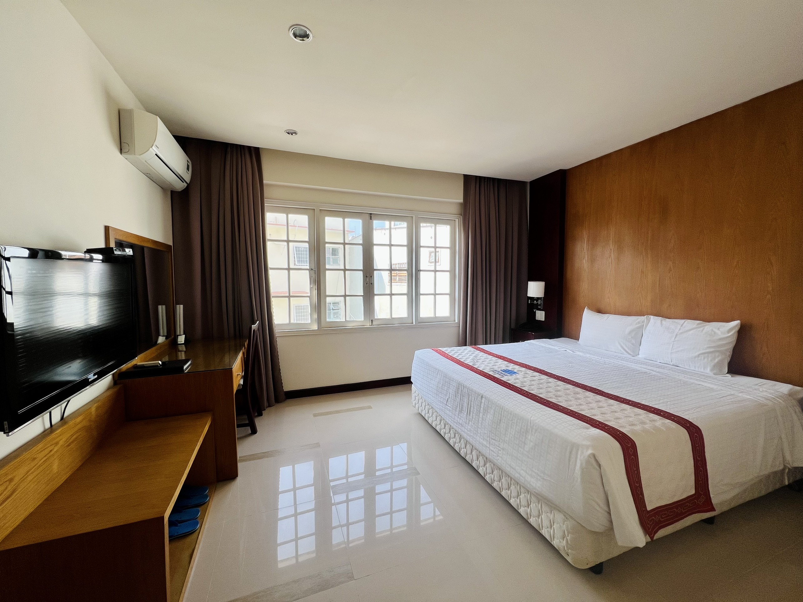 Phòng Deluxe - Khách sạn Petro House