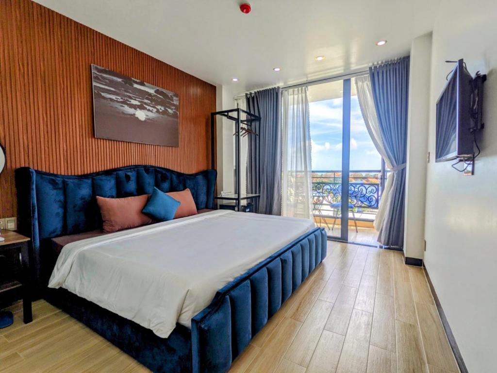 Phòng Có Giường Cỡ King Với Ban Công - Tuấn Ninh Hotel 2