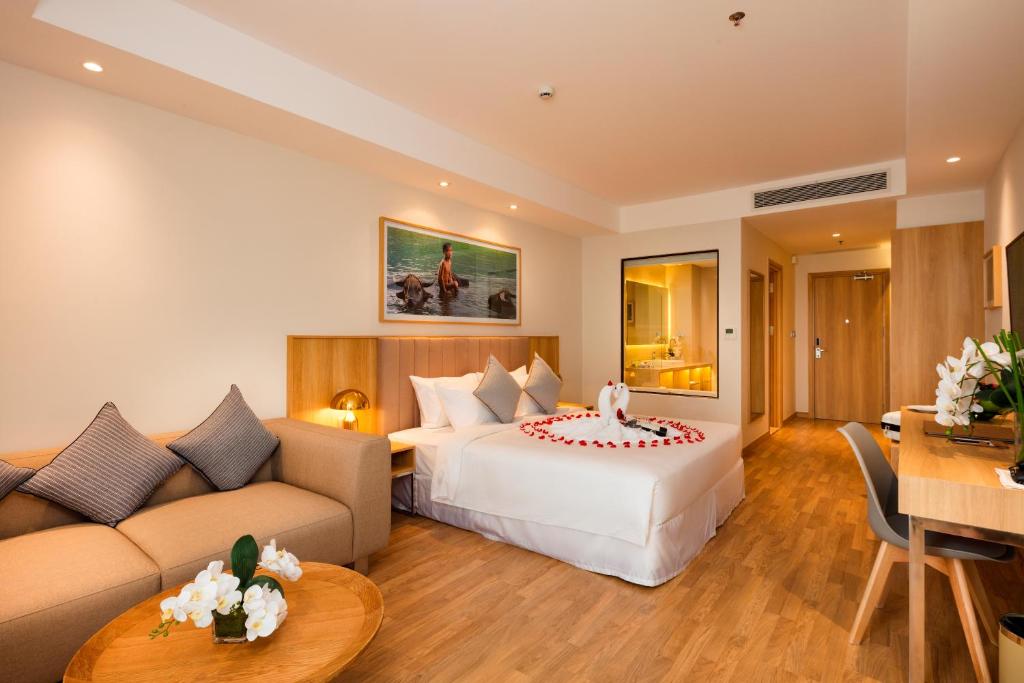 Phòng Có Giường Cỡ Queen Nhìn Ra Biển - Nagar Hotel Nha Trang