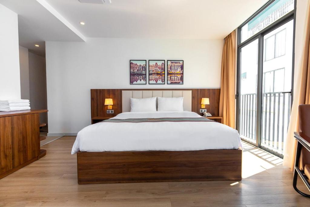 Phòng Superior Có Giường Cỡ King - Simon Hotel