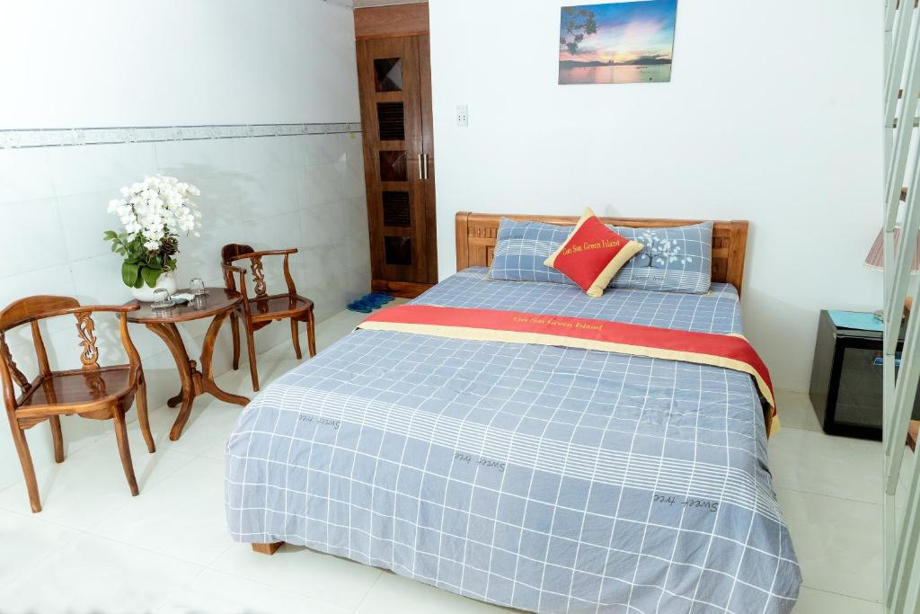 Phòng Giường Đôi Nhìn Ra Núi - Côn Sơn Green Island