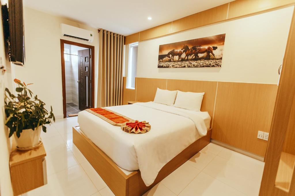 Phòng Giường Đôi Nhìn Ra Vườn - Conson Hotel