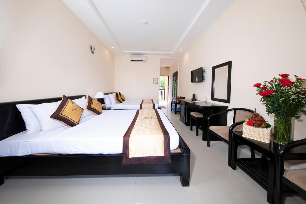 Phòng 4 Người - Hon Rom Central Beach Resort & Restaurant