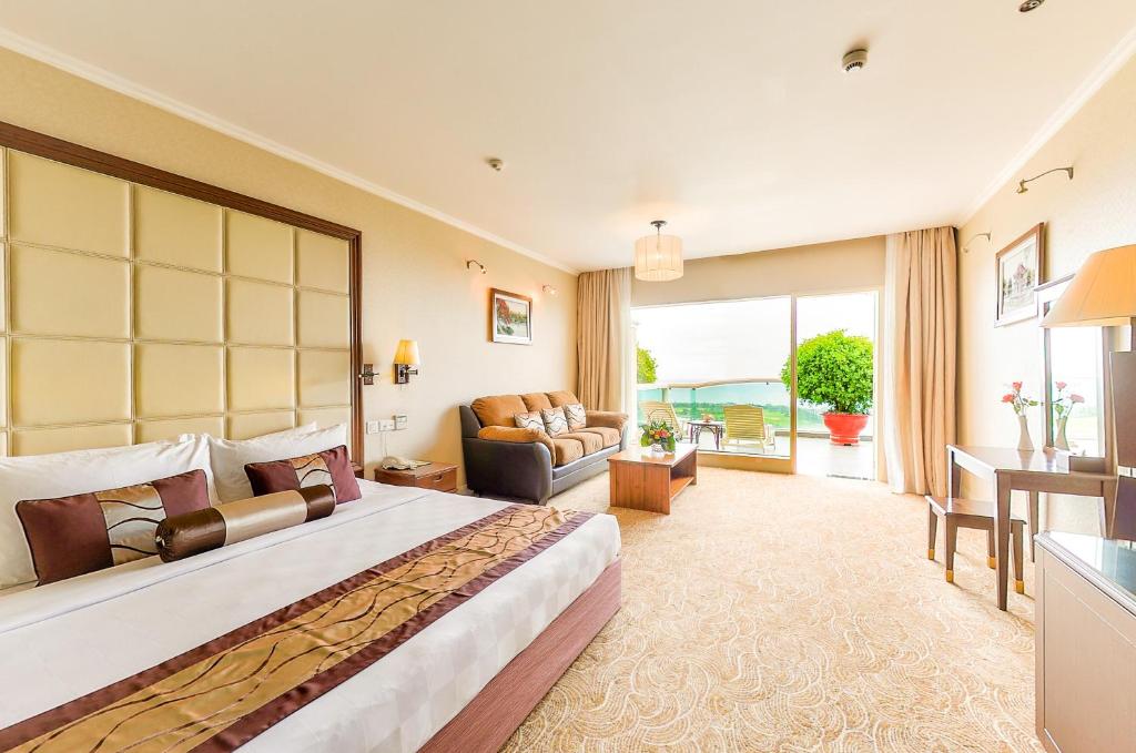 Phòng Deluxe Giường Đôi/2 Giường Đơn Nhìn Ra Biển - Sea Links Beach Resort & Golf