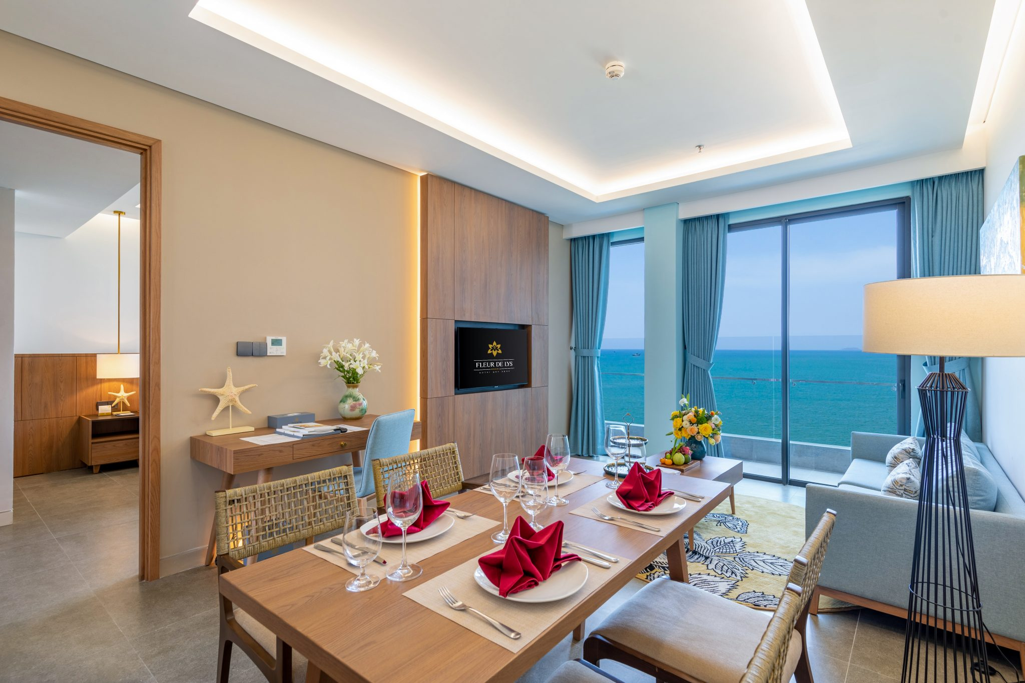 Executive Suite Ocean View - Fleur de Lys Hotel Quy Nhơn