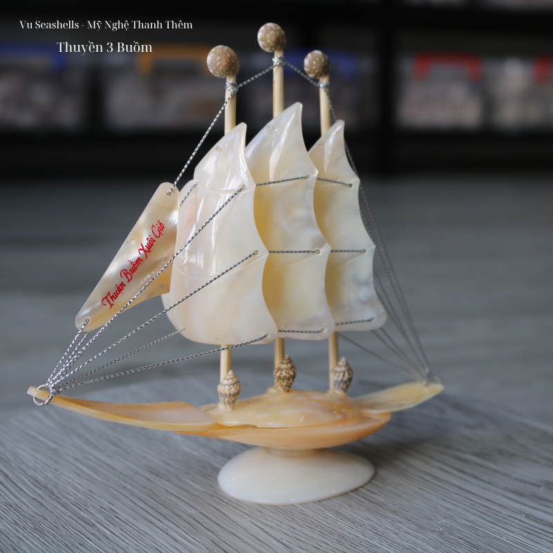Thuyền làm từ vỏ ốc biển