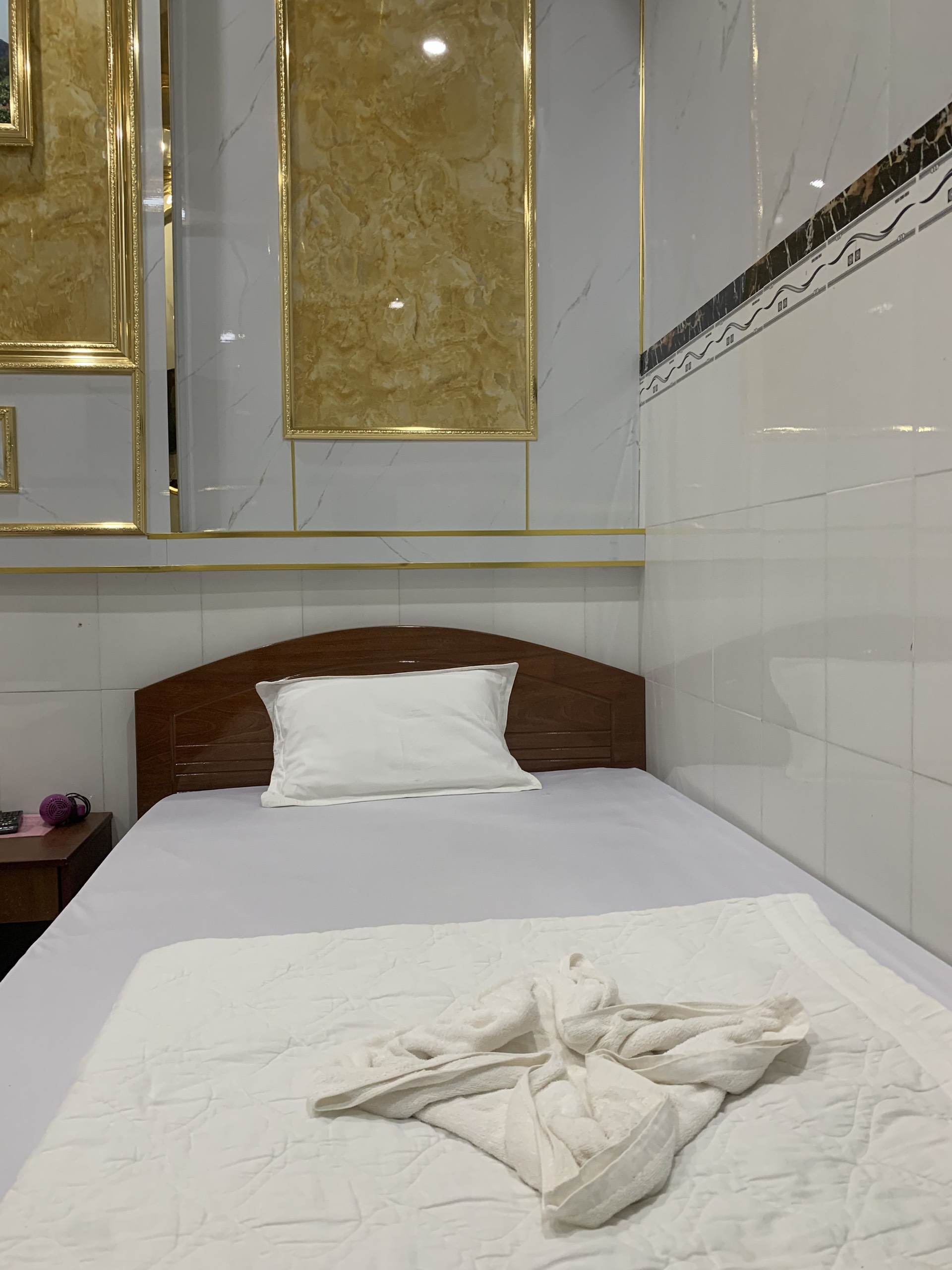 Phòng Đơn 1 Người - Hotel Long An Côn Đảo