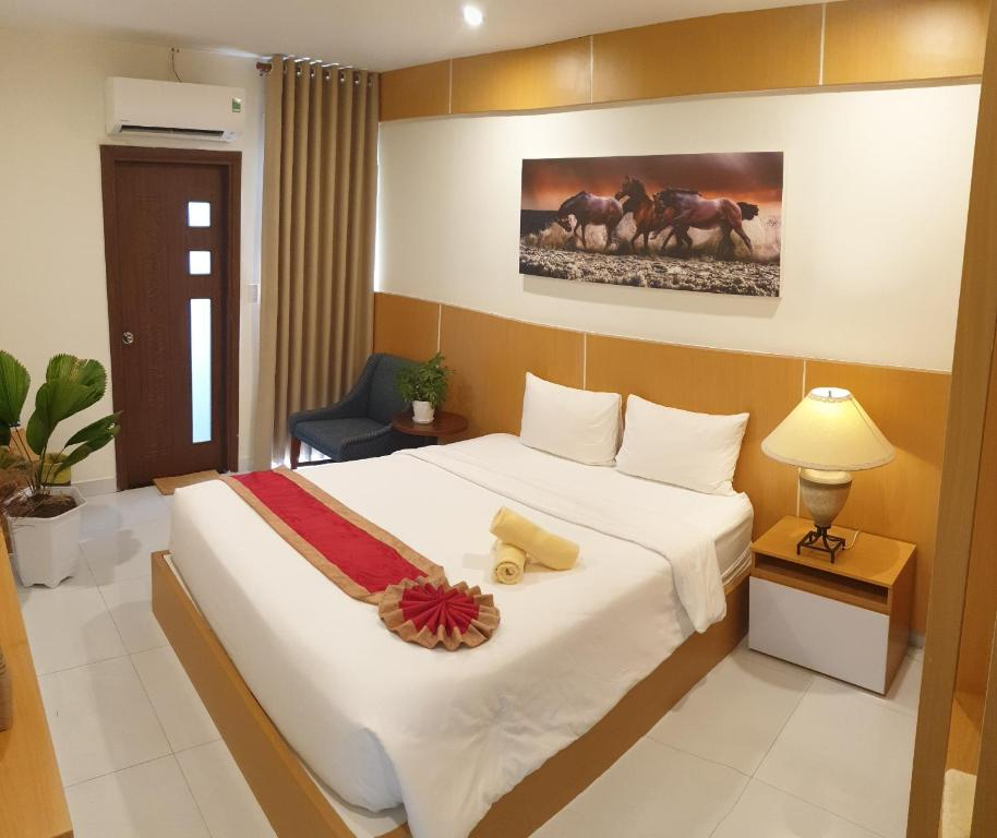 Phòng Giường Đôi Nhìn Ra Vườn - CON SON HOTEL
